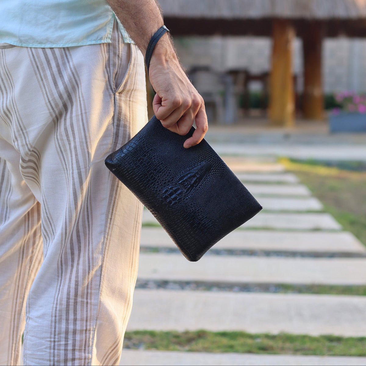 Alligator Clutch